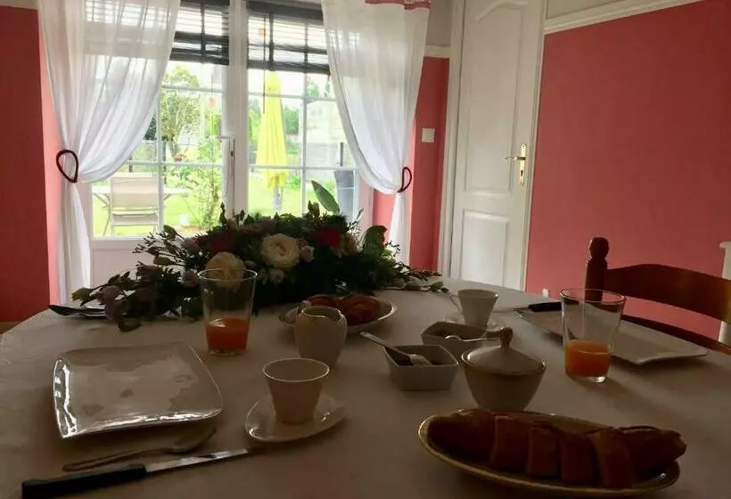 Aamiaismajoitus (B&B) Tess Cottage