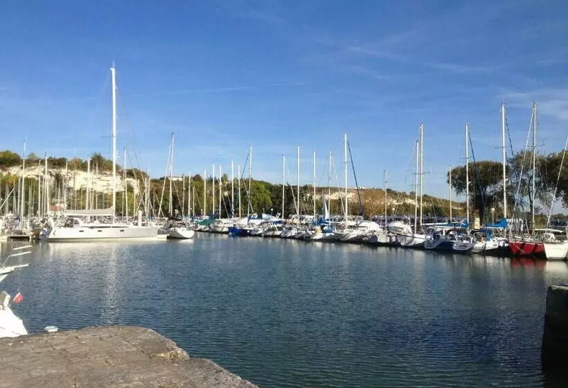 Aamiaismajoitus (B&B) Tess Cottage