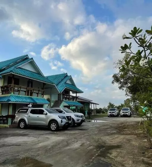 Hotelli เพชร รีสอร์ท นครไทย Phet Resort, Nakhonthai