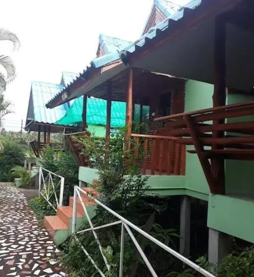 Hotelli เพชร รีสอร์ท นครไทย Phet Resort, Nakhonthai