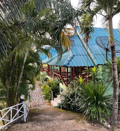 Hotel เพชร รีสอร์ท นครไทย Phet Resort, Nakhonthai