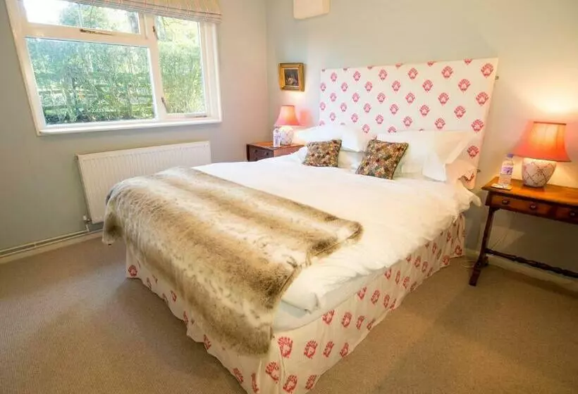 Majatalo Yew Tree Cottage