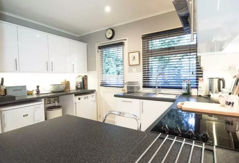 Majatalo Yew Tree Cottage