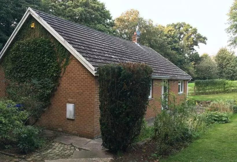 Majatalo Yew Tree Cottage