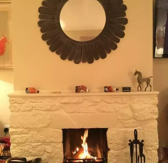 Majatalo Yew Tree Cottage