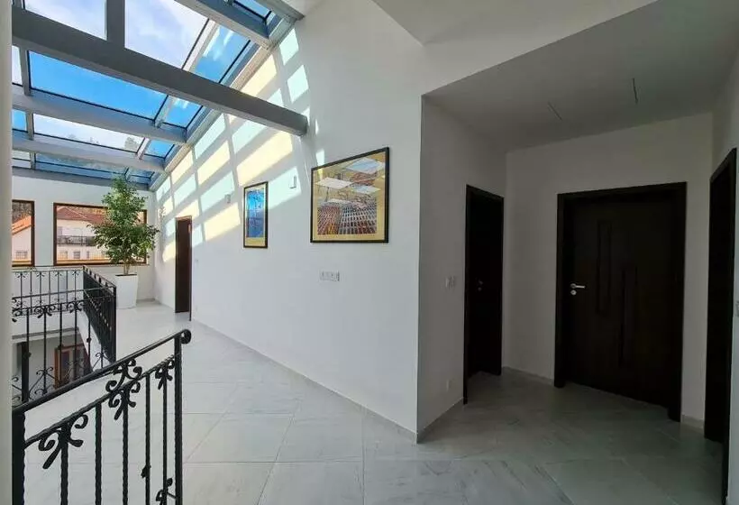 Aamiaismajoitus (B&B) Atrium Accomm