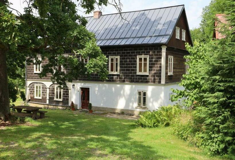 住宿加早餐 Chalupa Huníkov