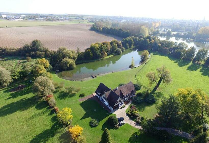 ベッドアンドブレックファースト Domaine D Aveluy