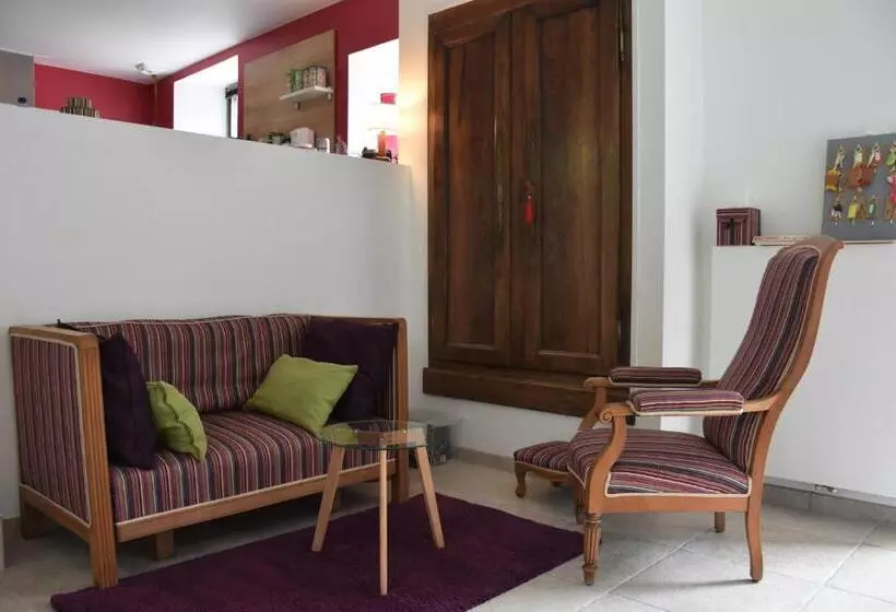 Aamiaismajoitus (B&B) Domaine Des Fougères