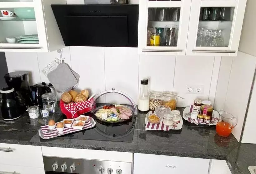 Aamiaismajoitus (B&B) Fremdenzimmer   Petit Quartier