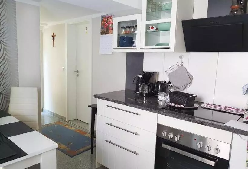 Aamiaismajoitus (B&B) Fremdenzimmer   Petit Quartier