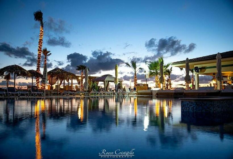 فندق Coolbay Beach & Pool