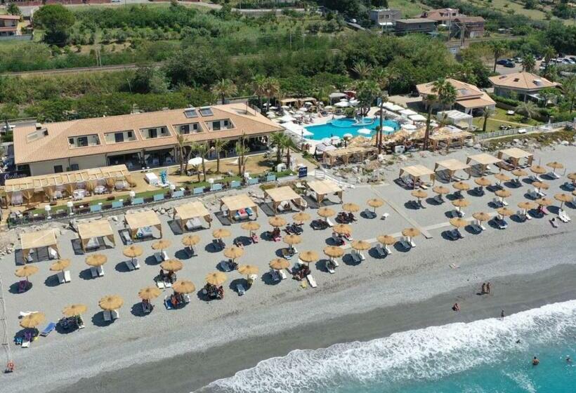 فندق Coolbay Beach & Pool