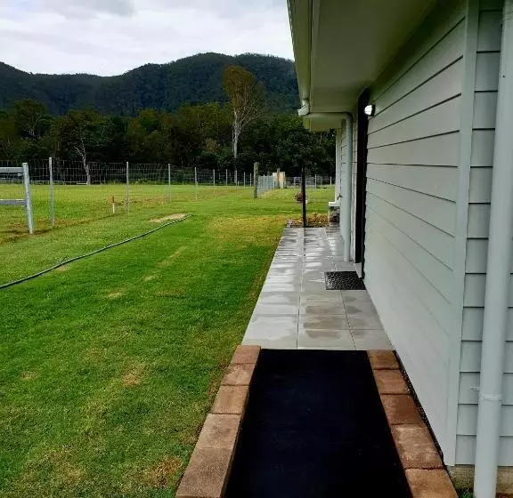 ホテル Fig Tree Farm B&b Highvale Farmstay Near Brisbane!