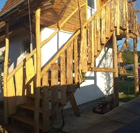 Majatalo Căsuța Din Zarand şi Punctul Gastronomic Local   Miliza