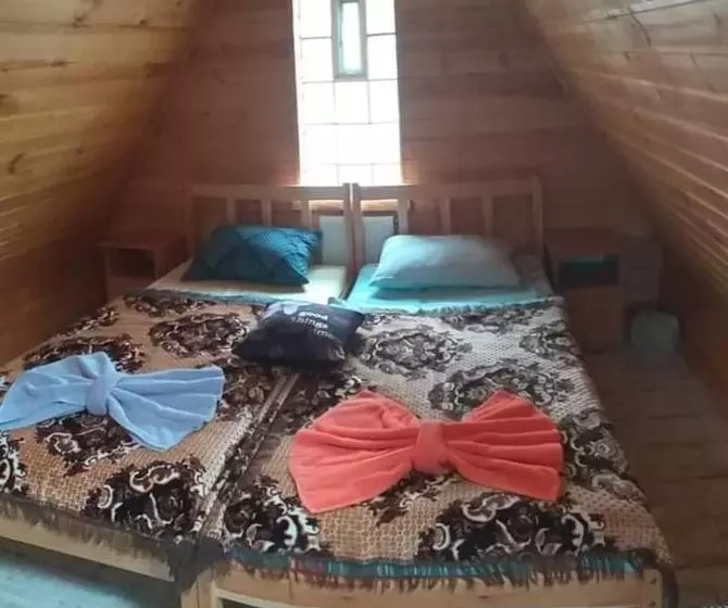 Majatalo Căsuța Din Zarand şi Punctul Gastronomic Local   Miliza