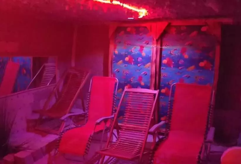 Majatalo Căsuța Din Zarand şi Punctul Gastronomic Local   Miliza