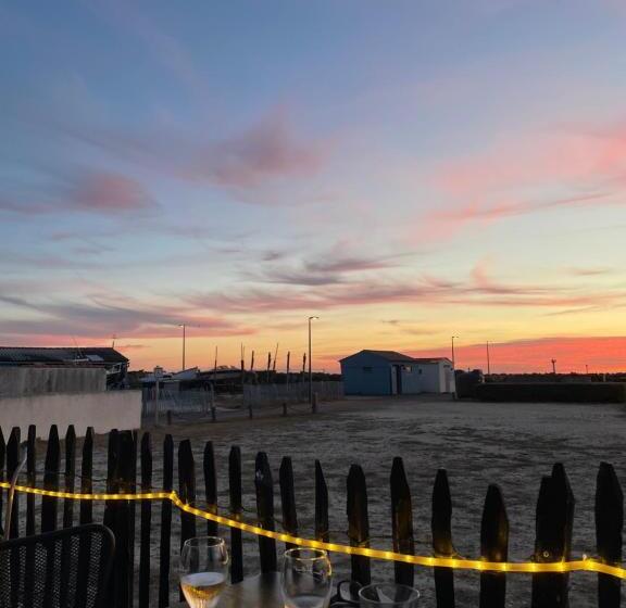 Пансион A L Ombre Du Figuier