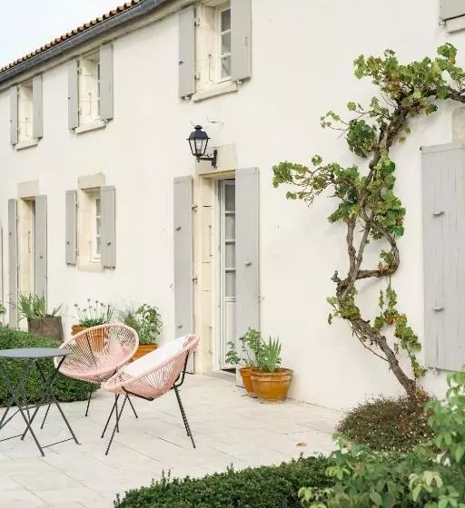 Majatalo A L Ombre Du Figuier