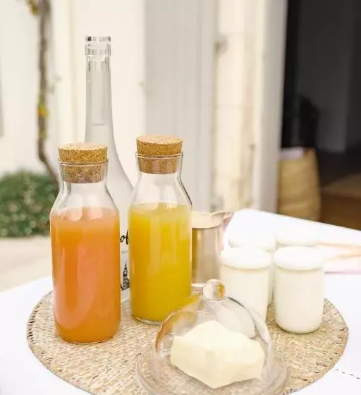 Majatalo A L Ombre Du Figuier