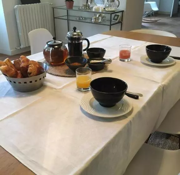 Majatalo A L Ombre Du Figuier