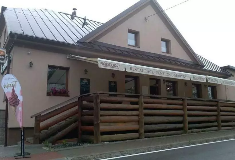 Majatalo Penzion A Restaurace U Maryny