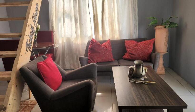 Пансион Thokazi Haven Guest House & Backpacker