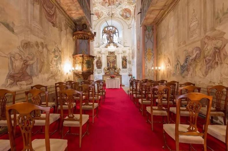 פנסיון Zámek Lnáře