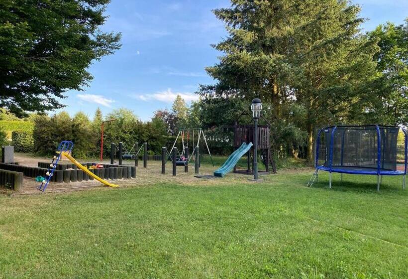 פנסיון Zámek Lnáře