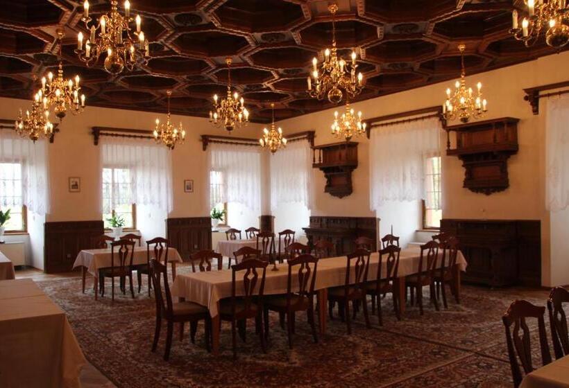 פנסיון Zámek Lnáře