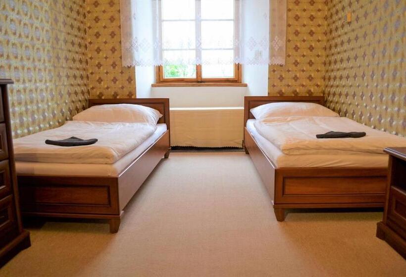 פנסיון Zámek Lnáře