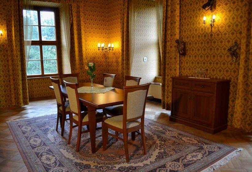 פנסיון Zámek Lnáře