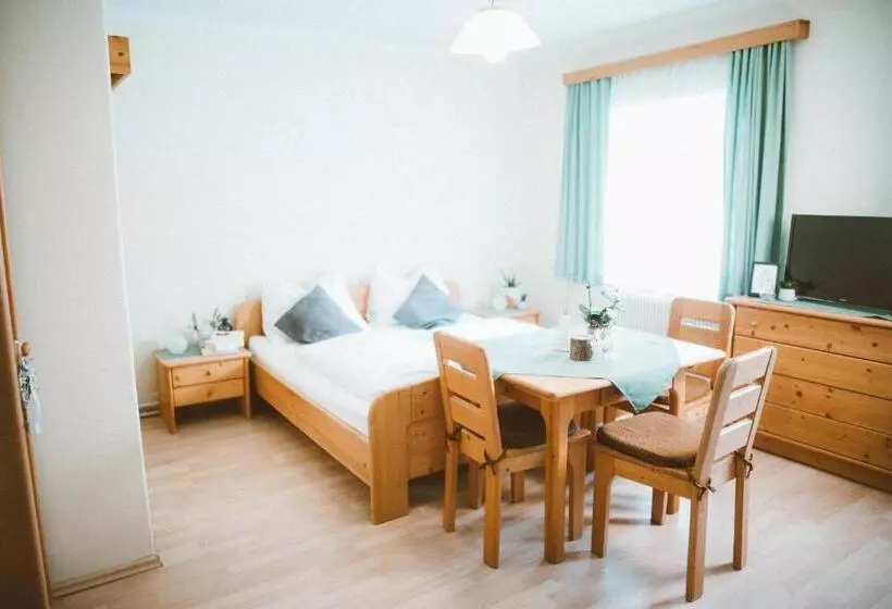 ユースホステル Gasthof Zum Grünen Specht