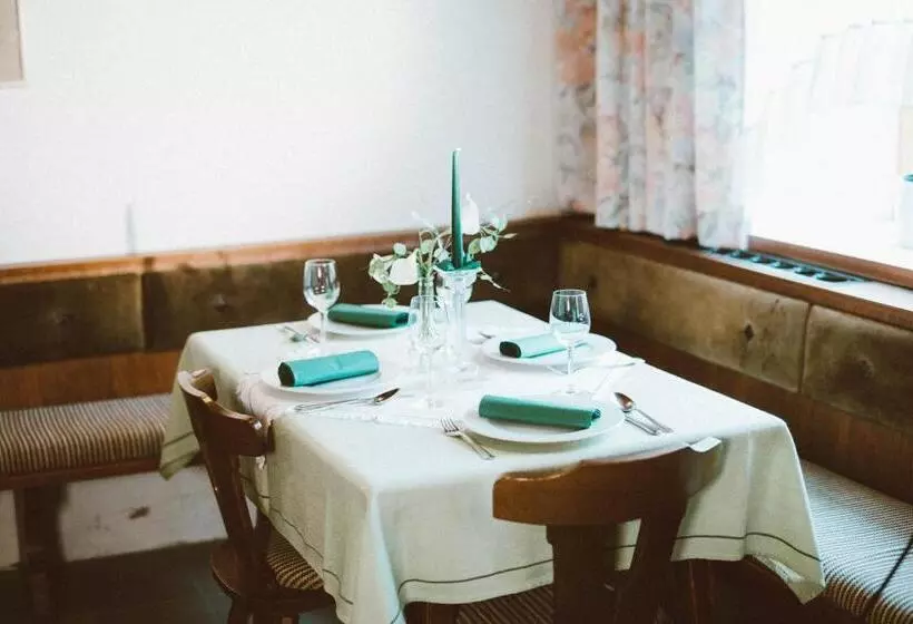 ユースホステル Gasthof Zum Grünen Specht