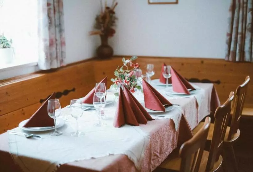 ユースホステル Gasthof Zum Grünen Specht