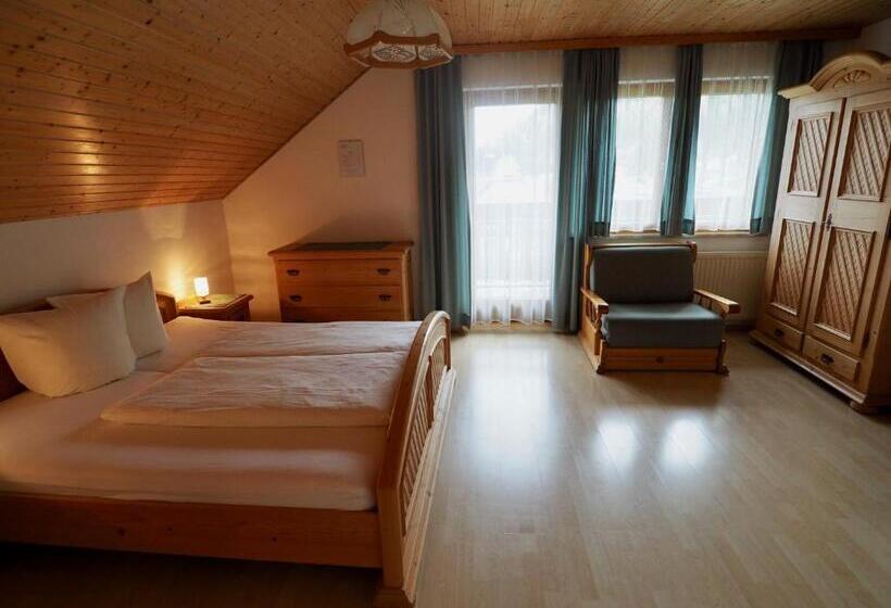 ユースホステル Gasthof Zum Grünen Specht