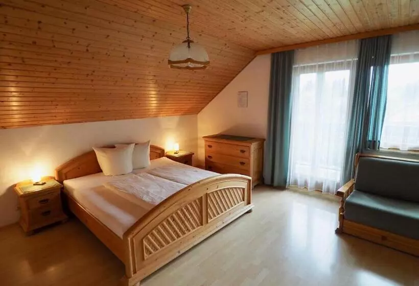 ユースホステル Gasthof Zum Grünen Specht