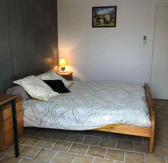 ベッドアンドブレックファースト Au Mimosa   Chambre D Hôte Le Laurier