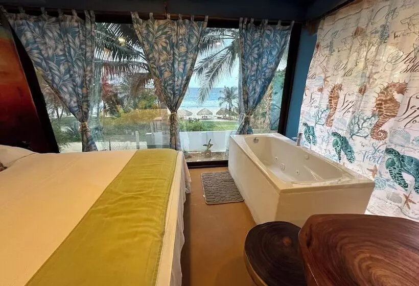 Aamiaismajoitus (B&B) Beachfront Paradise Boutique