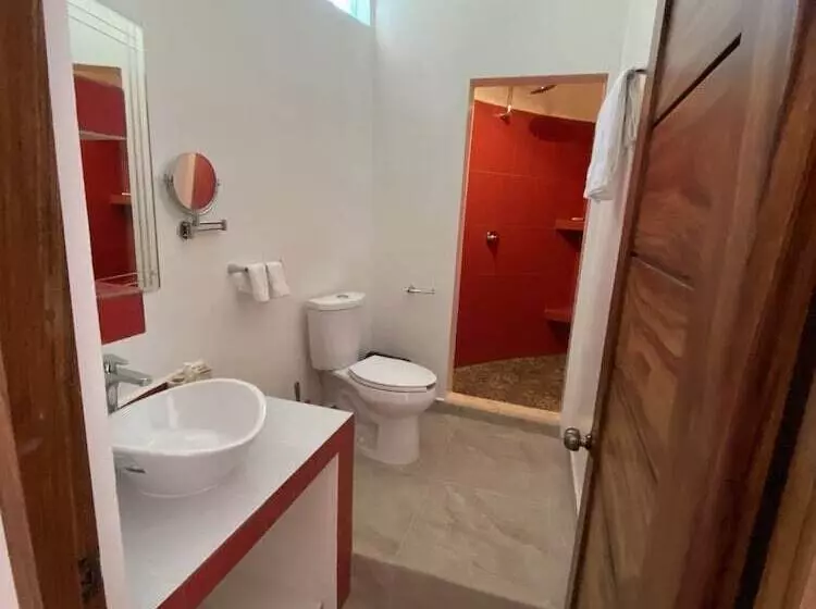 Aamiaismajoitus (B&B) Beachfront Paradise Boutique