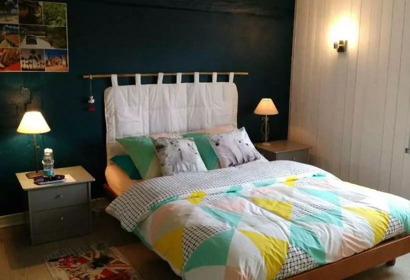 Aamiaismajoitus (B&B) Chambre Dans Ancienne Ferme Rénovée