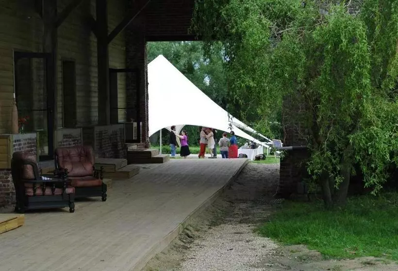 ベッドアンドブレックファースト Double Room On Farm