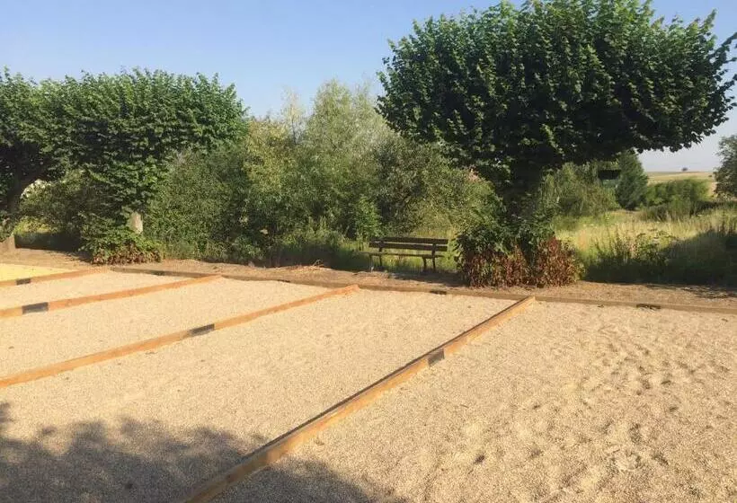 ベッドアンドブレックファースト Double Room On Farm