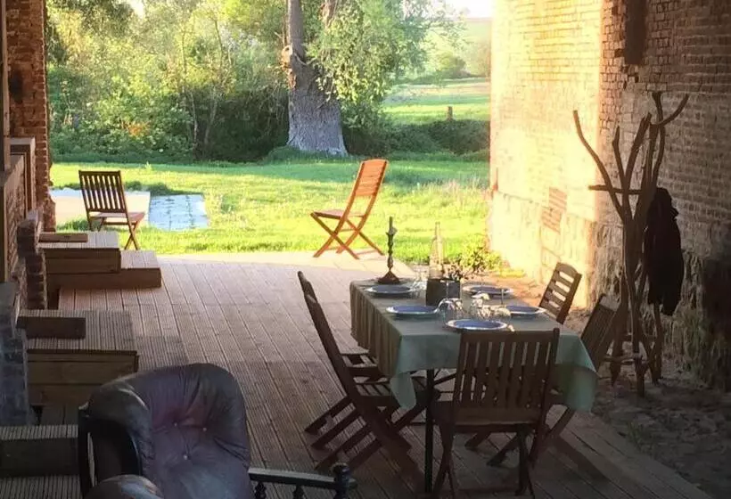 ベッドアンドブレックファースト Double Room On Farm