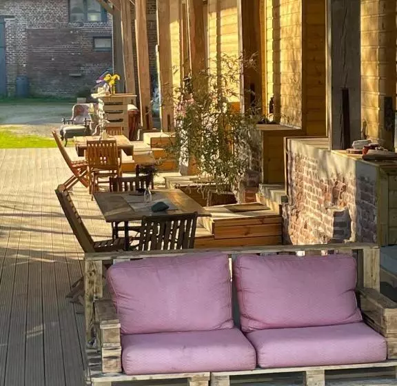 ベッドアンドブレックファースト Double Room On Farm