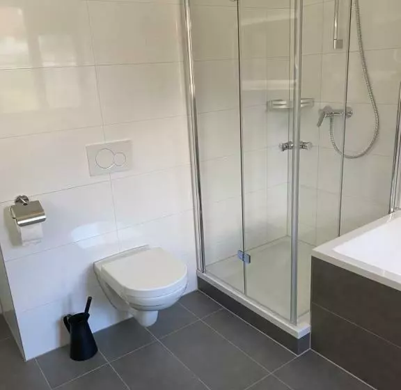 Aamiaismajoitus (B&B) Gasthaus Rössle