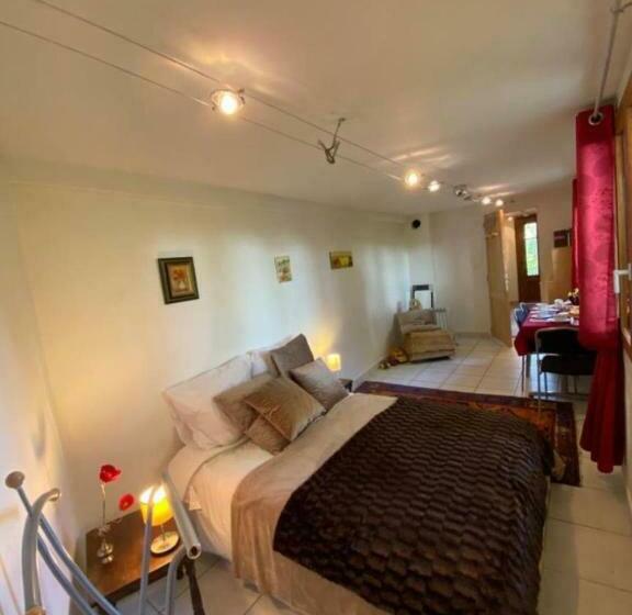 ベッドアンドブレックファースト Mirabelle