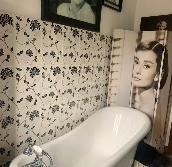 ベッドアンドブレックファースト Tathan Herd