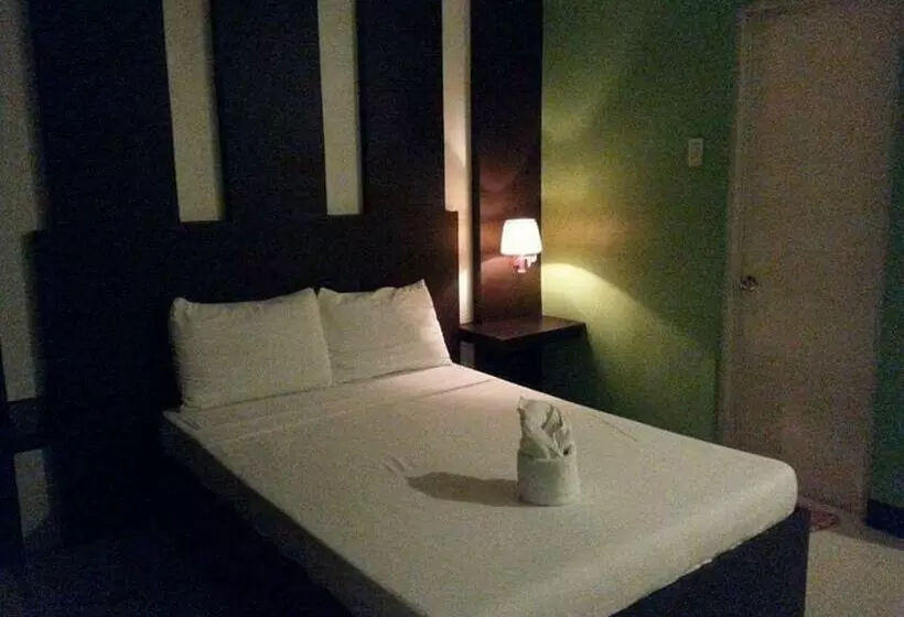 Dolyn Suites
