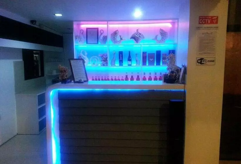 Dolyn Suites